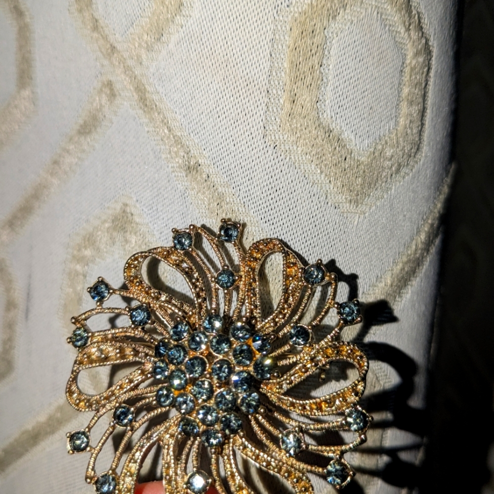 Vintage silver brooch